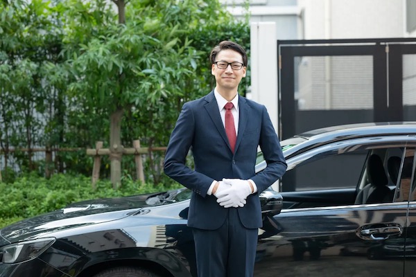 【役員運転手】東京ドライバーサービスの口コミ・評判から分かる3つの選ばれる理由【おかかえ運転手】