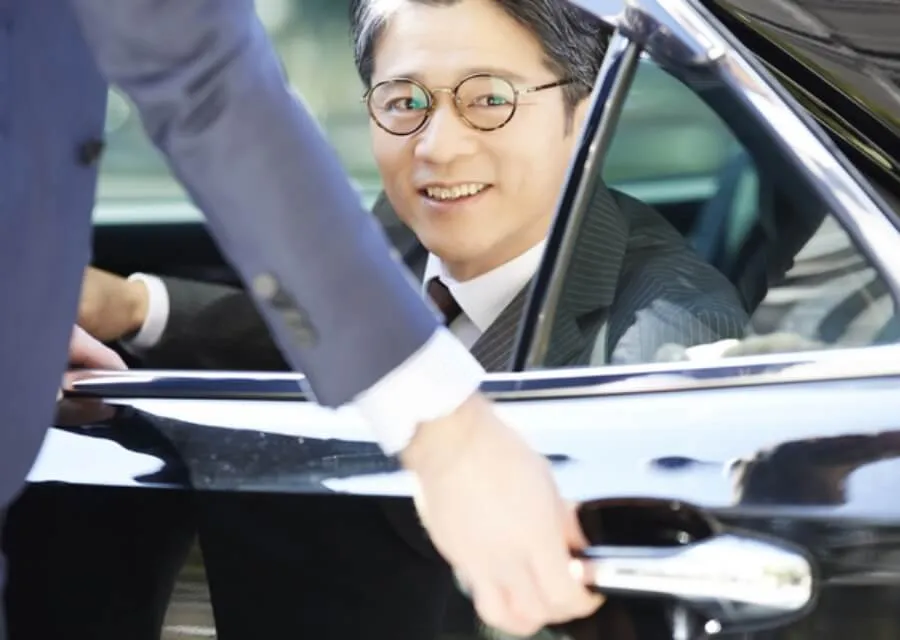 【役員運転手】東京ドライバーサービスの口コミ・評判から分かる3つの選ばれる理由【おかかえ運転手】