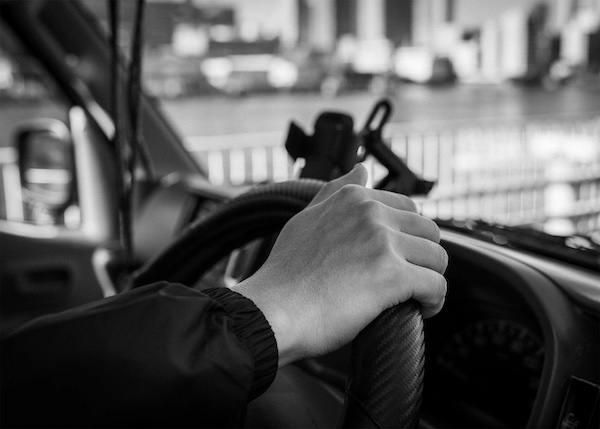 【口コミ・評判】YUMJAM(ヤムジャム)で稼ぎながら筋トレ!夢の働き方を叶える軽貨物ドライバーとは?