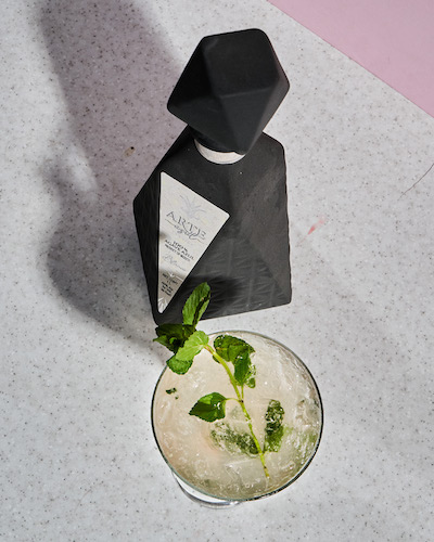 【口コミ・評判】アルテアズール(ARTE AZUL)の魅力を徹底解説|ボトルが美しいプレミアムテキーラ