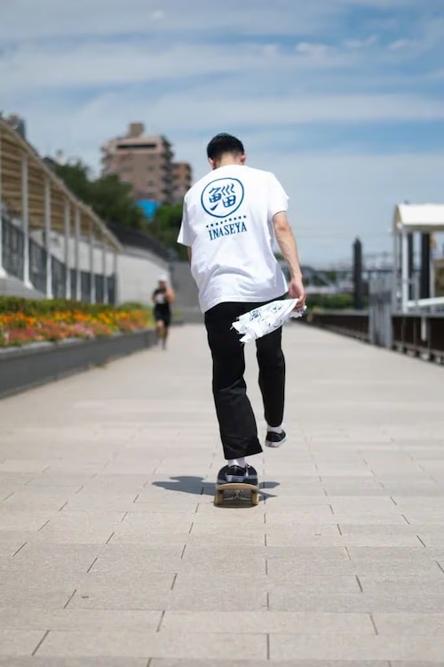 粋に働く配達員へ｜鯔背屋（INASEYA）の浮世絵アパレルコレクション