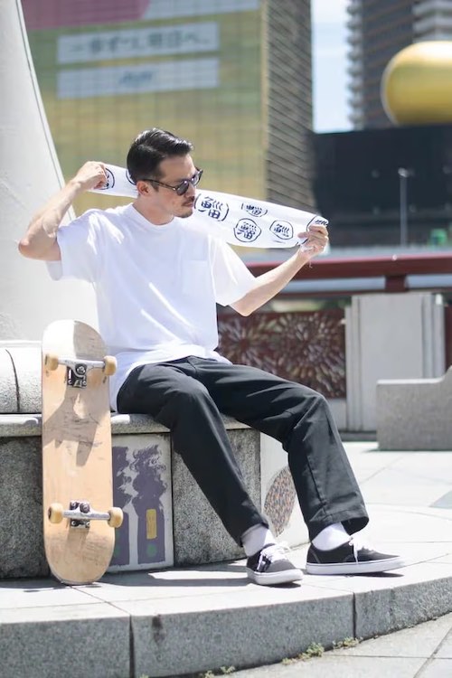 粋に働く配達員へ｜鯔背屋（INASEYA）の浮世絵アパレルコレクション